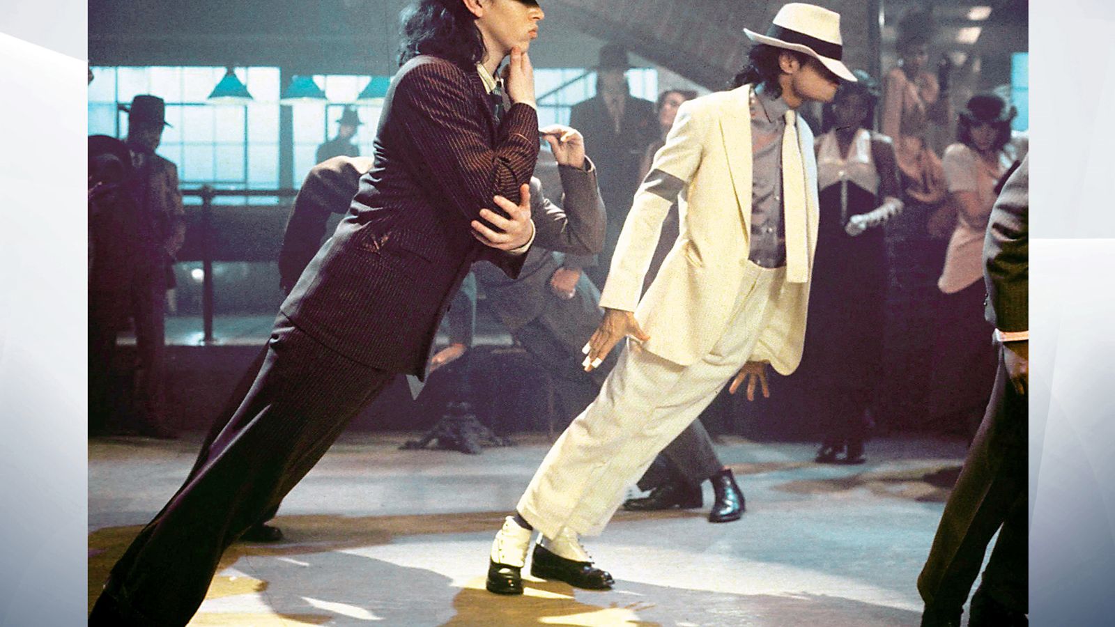 michael-jackson-smooth criminal tilt move